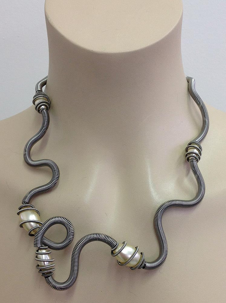 Collier Perles en Cage argent et nacre